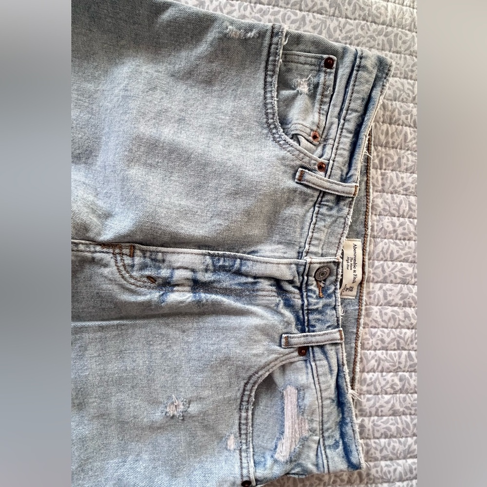 Abercrombie & Fitch women’s jeans THE MOM HIGH RISE size 29/8R light rinse - Picture 4 of 6